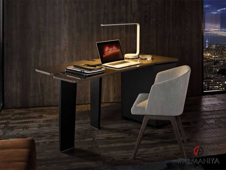 Фото 1 - Стол письменный Jacob "Writing Desk" фабрики Minotti из массива дерева в современном стиле
