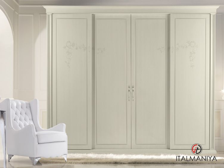 Фото 1 - Шкаф Classic Antiqued Pearl Grey фабрики Bernazzoli (производство Италия) из массива дерева в классическом стиле