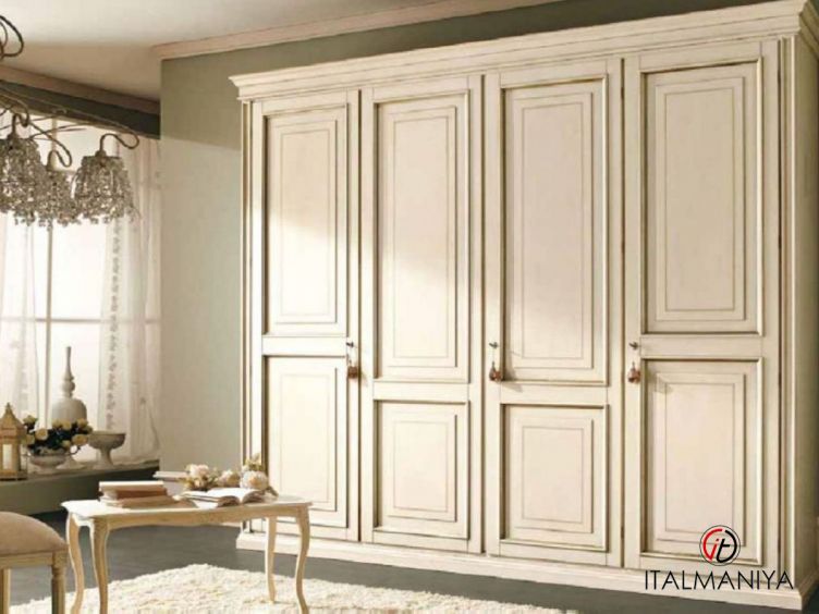 Фото 1 - Шкаф Tiziano 4-х дверный фабрики Ferretti & Ferretti из массива дерева в классическом стиле