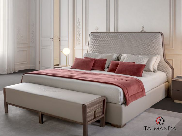 Фото 1 - Кровать Montenapoleone Dream фабрики Medea Lifestyle из массива дерева в современном стиле