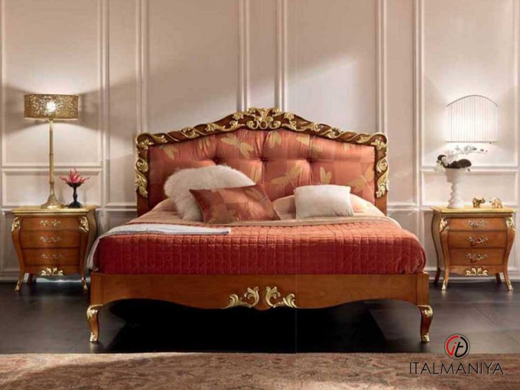 Фото 1 - Кровать Magnolia фабрики Bamax из массива дерева в обивке из ткани в классическом стиле