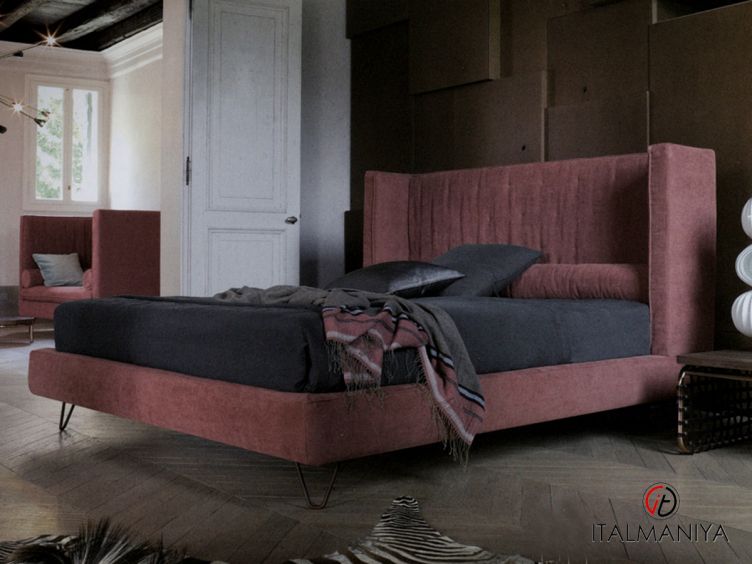 Фото 1 - Кровать Vendome фабрики Twils из металла в обивке из ткани в современном стиле
