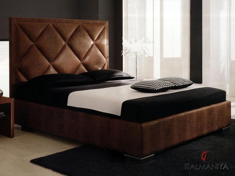 Фото 1 - Кровать Patrick фабрики Cattelan Italia из металла в обивке из кожи в современном стиле