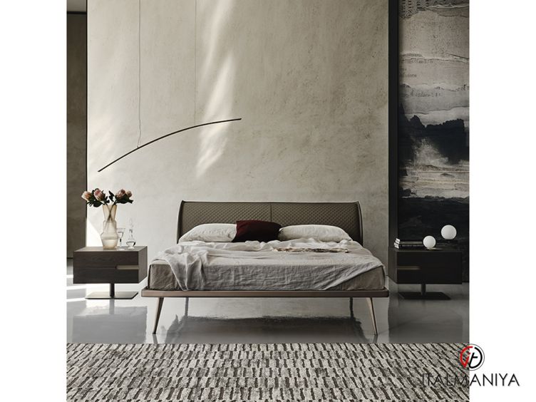 Фото 1 - Кровать Ayrton фабрики Cattelan Italia из металла в обивке из кожи в современном стиле