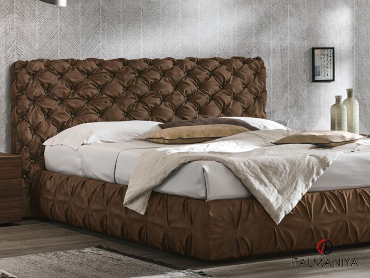 Фото 1 - Кровать Chantal фабрики Tomasella из МДФ в обивке из ткани в современном стиле