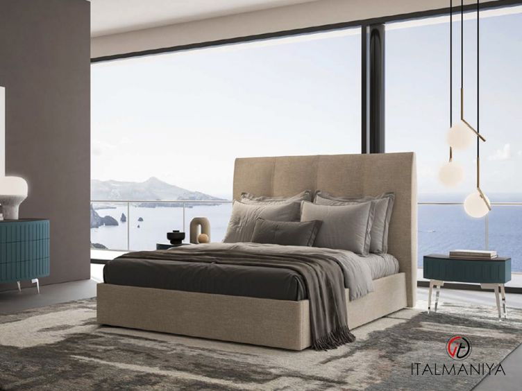 Фото 1 - Кровать Oceano с высоким изголовьем фабрики Signorini & Coco из массива дерева в обивке из ткани и кожи в современном стиле