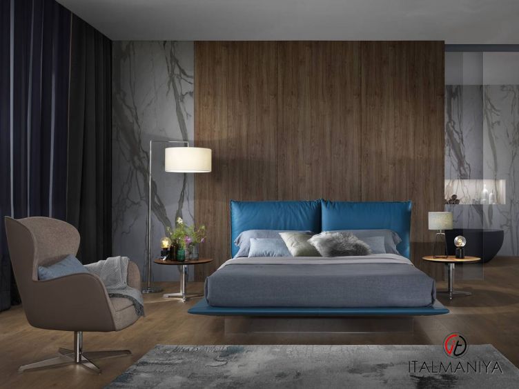 Фото 1 - Кровать Sky фабрики Albani Divani (производство Италия) из массива дерева в обивке из ткани в современном стиле