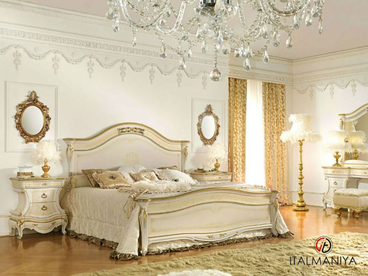 Фото 1 - Кровать Napoleone фабрики Antonelli Moravio из массива дерева коричневого цвета в классическом стиле