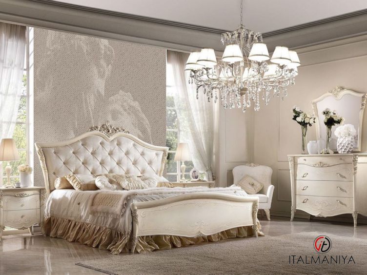 Фото 1 - Кровать Vittoria фабрики Antonelli Moravio из массива дерева в обивке из ткани и кожи белого цвета в стиле арт-деко