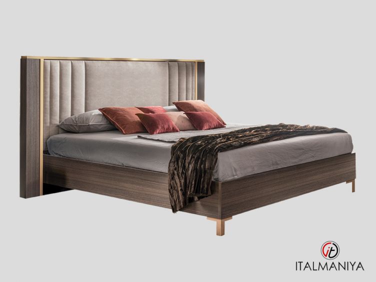 Фото 1 - Кровать Adora Essenza фабрики Arredoclassic (производство Италия) из МДФ в обивке из ткани в современном стиле