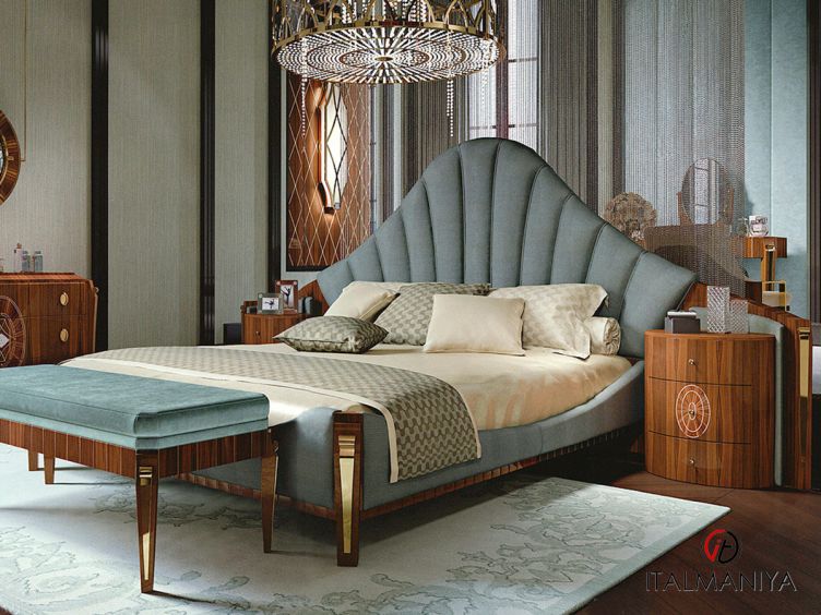 Фото 1 - Кровать Daisy фабрики Bianchini из массива дерева в обивке из ткани в современном стиле