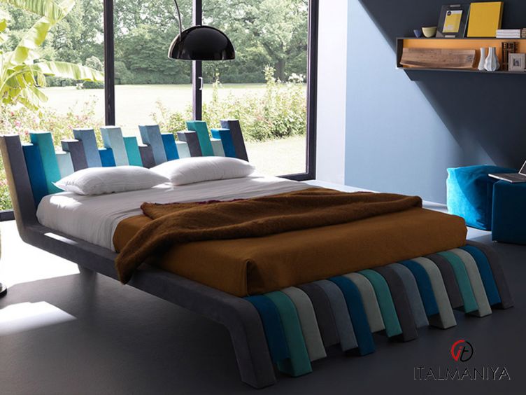Фото 1 - Кровать Cu.Bed фабрики Bolzan Letti из массива дерева в современном стиле