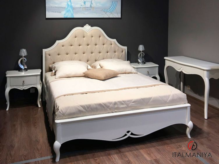 Фото 1 - Кровать Franca с решеткой BS.BD.FR.82 фабрики Brevio Salotti (производство Италия) из массива дерева в обивке из ткани белого цвета в классическом стиле