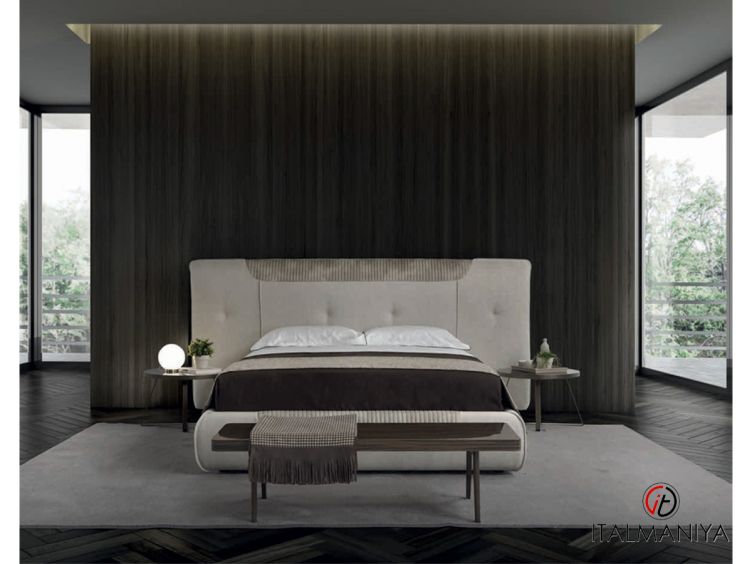 Фото 1 - Кровать Charlie фабрики Conte из массива дерева в обивке из ткани в современном стиле