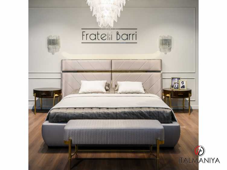 Фото 1 - Кровать Claire FB.BD.CR.9 фабрики Fratelli Barri (производство Италия) из массива дерева в обивке из ткани в стиле арт-деко