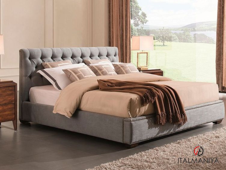 Фото 1 - Кровать Mestre с решеткой FB.BD.MES.344 фабрики Fratelli Barri (производство Италия) из массива дерева в обивке из ткани серого цвета в классическом стиле