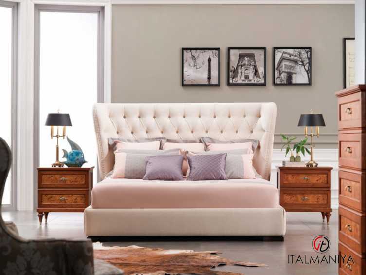Фото 1 - Кровать Mestre FB.BD.MES.133 фабрики Fratelli Barri (производство Италия) из массива дерева в обивке из ткани в классическом стиле
