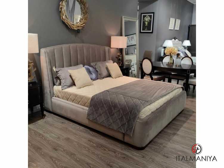 Фото 1 - Кровать Selection FB.BD.SLN.725 фабрики Fratelli Barri (производство Италия) из массива дерева в обивке из ткани в современном стиле