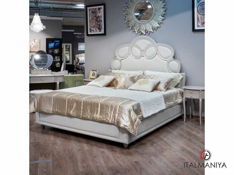 Фото 1 - Кровать Casa Dei Sogni GC.BD.CS.410 фабрики Giorgiocasa (производство Италия) из массива дерева в обивке из кожи в классическом стиле