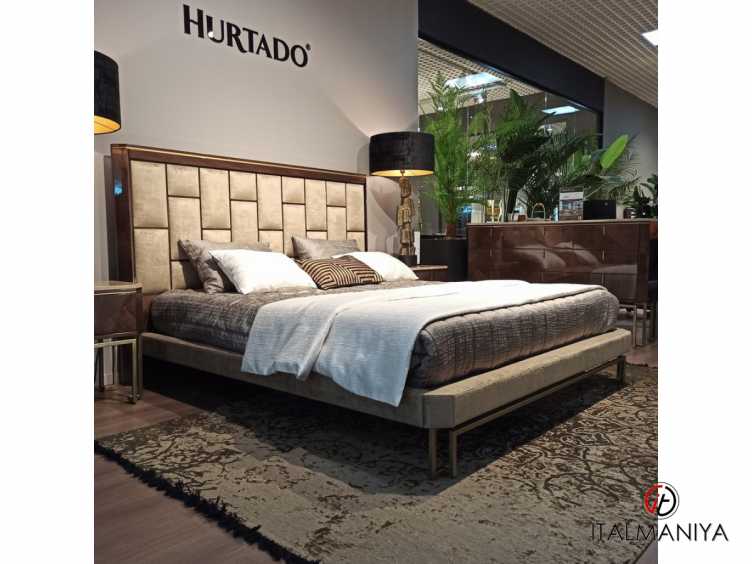 Фото 1 - Кровать Bond HD.BD.BD.348 фабрики Hurtado (производство Испания) из массива дерева в обивке из ткани в современном стиле
