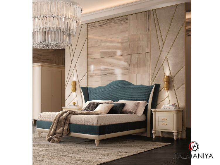 Фото 1 - Кровать Attitude фабрики Scappini из массива дерева в обивке из ткани в современном стиле