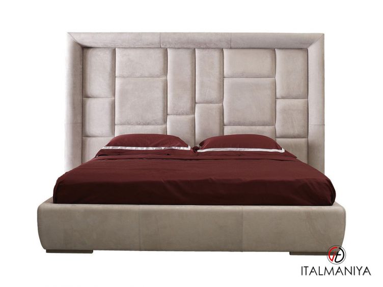 Фото 1 - Кровать Fly Grace фабрики Ulivi (производство Италия) из массива дерева в обивке из кожи серого цвета в современном стиле
