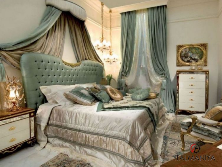 Фото 1 - Спальня Alexander фабрики Bruno Zampa из массива дерева в классическом стиле
