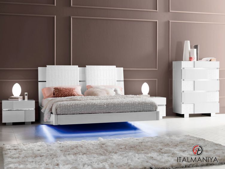 Фото 1 - Спальня Caprice фабрики Status (производство Италия) из МДФ белого цвета в современном стиле