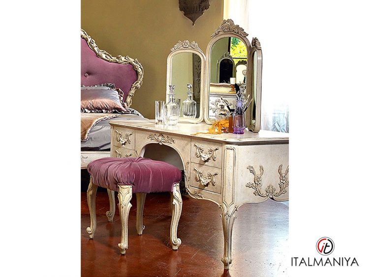 Фото 1 - Туалетный столик Florellacci фабрики Roberto Giovannini из массива дерева в классическом стиле