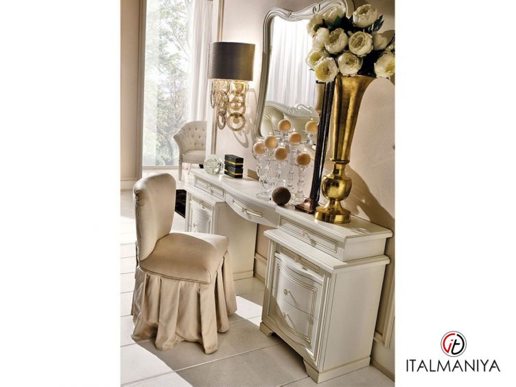 Фото 1 - Туалетный столик Gemma фабрики Ferretti & Ferretti из массива дерева в классическом стиле