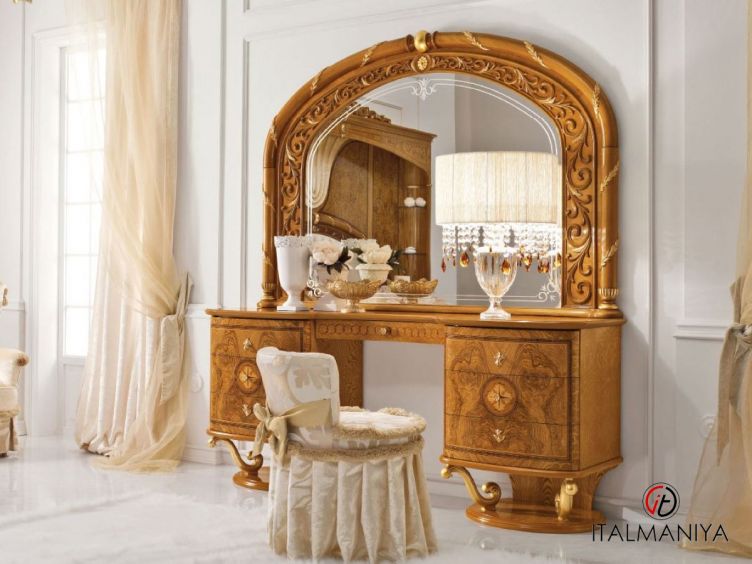 Фото 1 - Туалетный столик Jasmine фабрики Valderamobili из массива дерева в стиле барокко