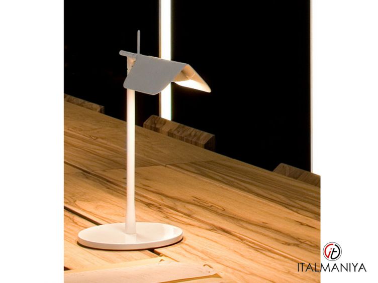 Фото 1 - Настольная лампа Tab фабрики Flos из металла в современном стиле