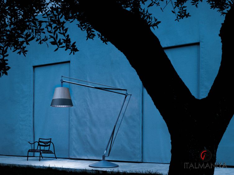 Фото 1 - Торшер SuperArchimoon с регулировкой яркости света фабрики Flos из металла в современном стиле
